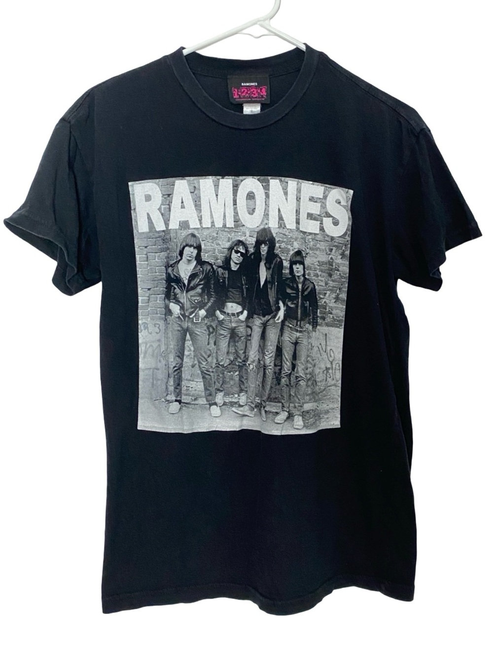 Ramones Band Tee Tshirt Mens Unisex Size Small Chest 18 x Length 26 Black Retro